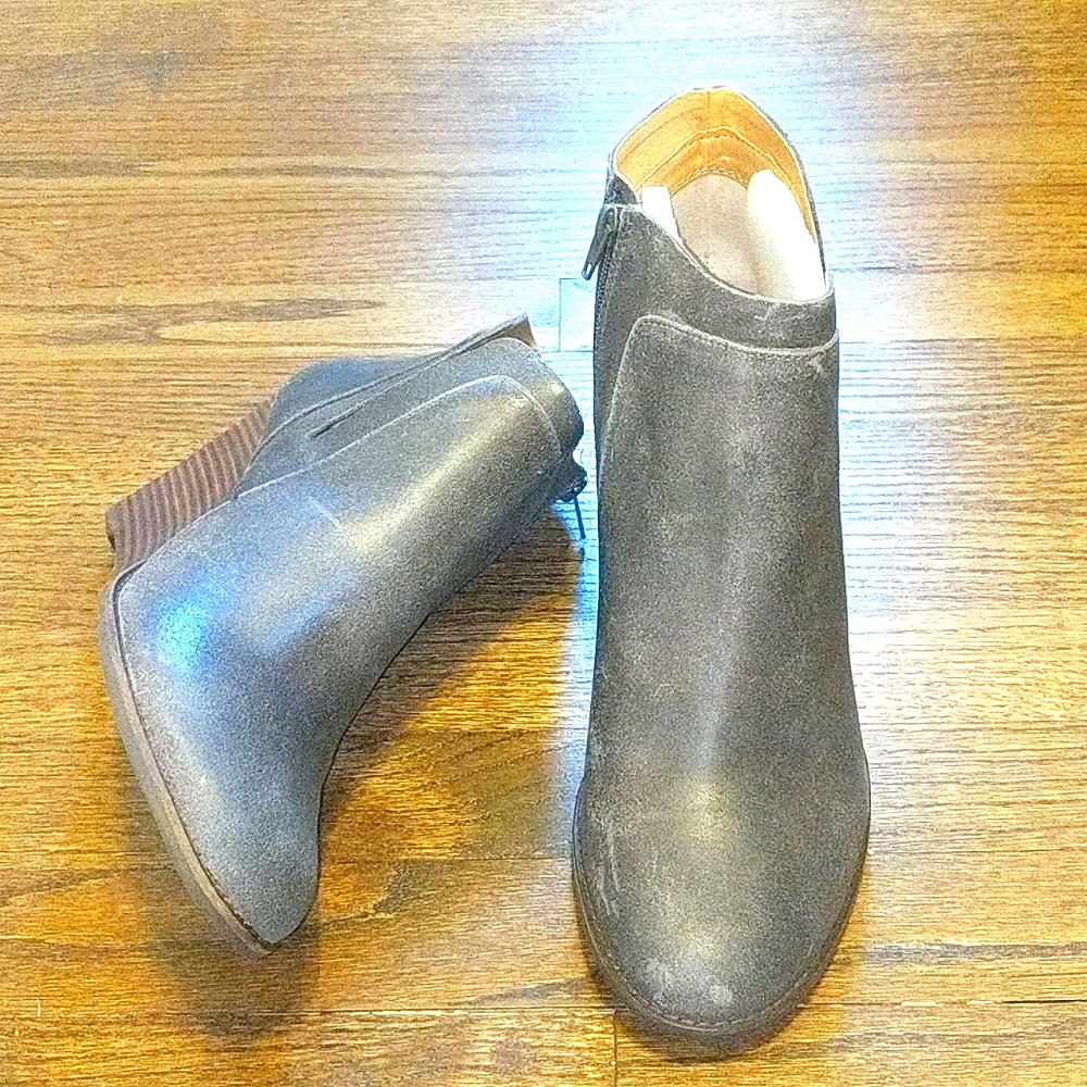 Lucky Distressed Yabba Wedges